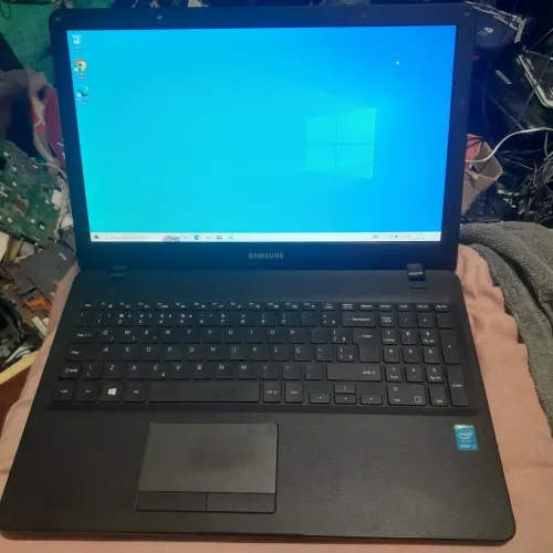Notebook Sansung 300E usado