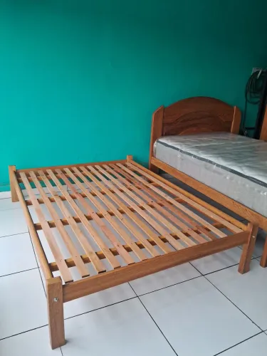 Base casal de madeira