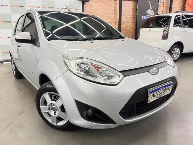 Ford Fiesta Sedan SE 1.6 8V Flex 4P 2014