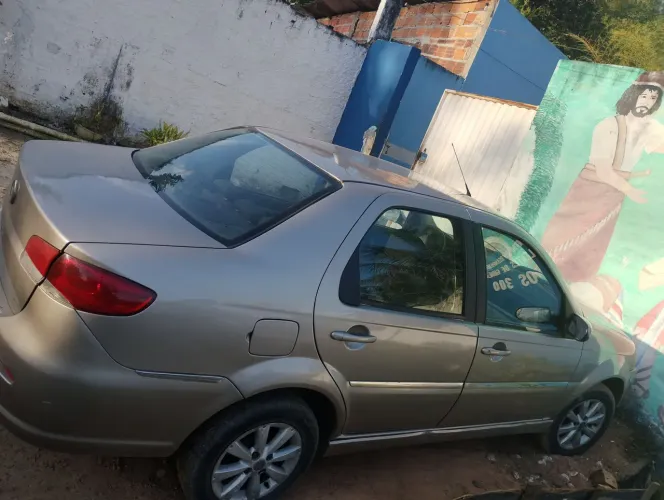 Fiat Siena Tetrafuel 1.4 MPI Fire Flex 8V 4P 2010