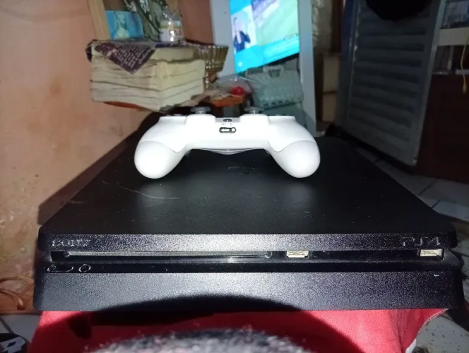 PLAYSTATION 4 SLIM 1TB