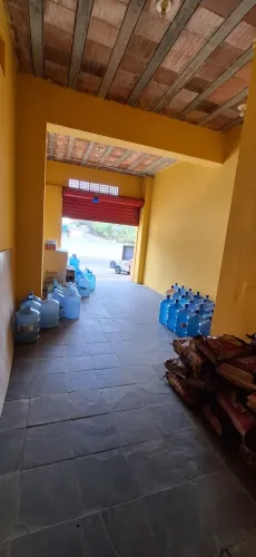 Loja em frente ao posto Nova marica