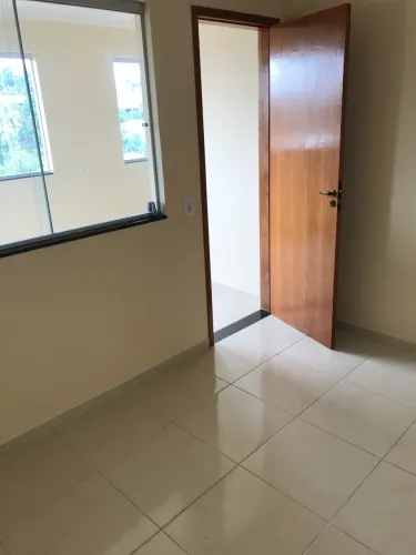 Aluga-se apartamento