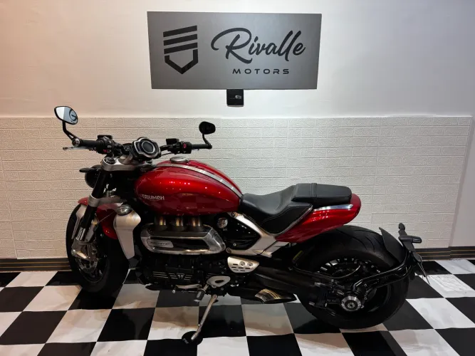 TRIUMPH ROCKET lll