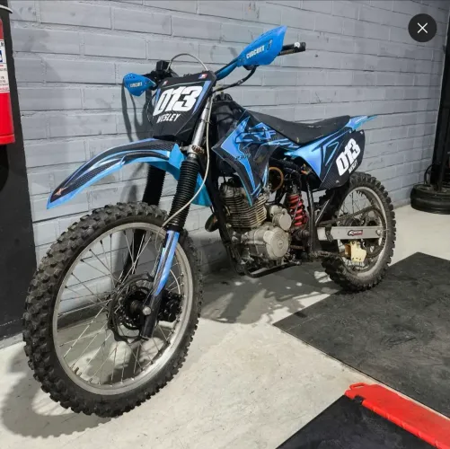 Moto de trilha XR200