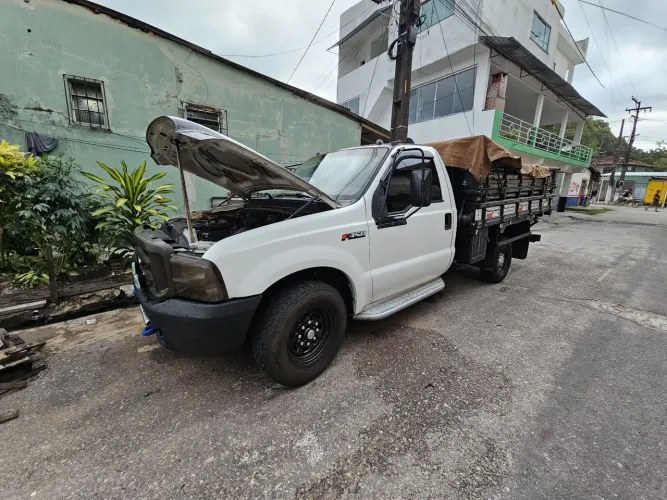 Ford F350 (Carroceria aberta) - Excelente oportunidade!