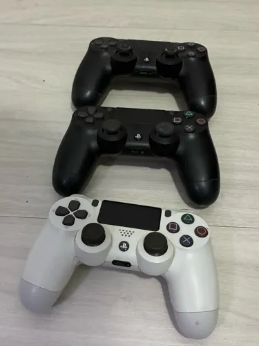 5 controles de ps4 com defeito