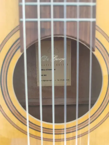 Violão do Giorgio nunca usado