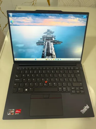 Lenovo Thinkpad E14- Ryzen 7 Linha corporativa estado de novo