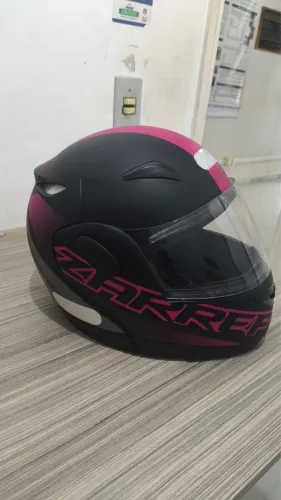 Capacete articulado 
