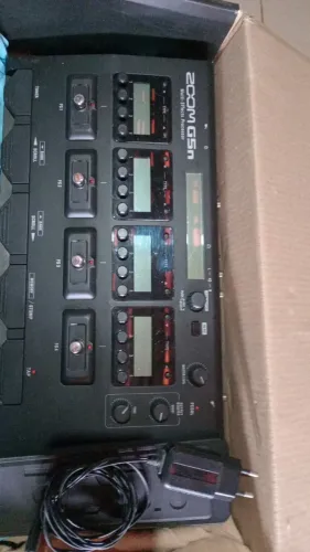 Pedaleira g5n com caixa e fonte original