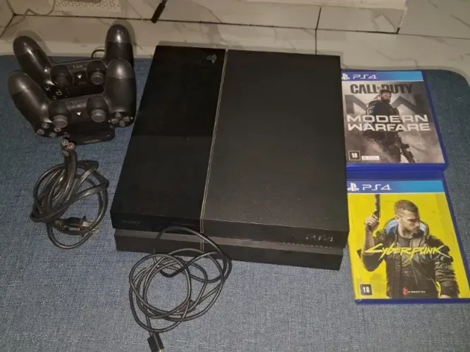 Playstation 4 + 2 controles originais + 2 jogos