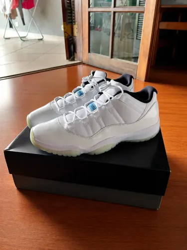 Air Jordan 11 Retro Low (Legend Blue T:43)