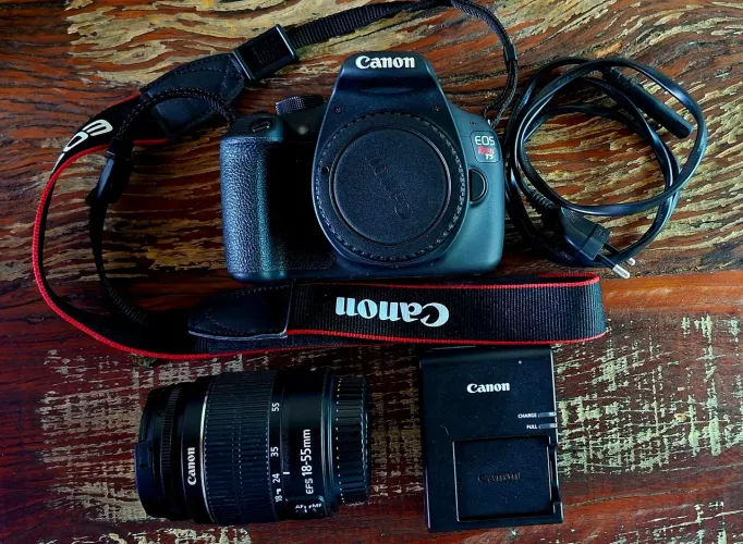 Câmera Canon EOS T5