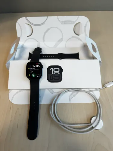 Apple Watch Series 10 - 46mm / Novo