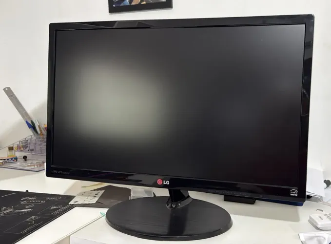 Monitor LG full HD 23 polegadas