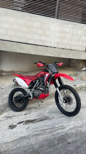 XR 200 DE TRILHA 