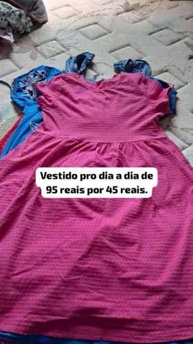 Vestidos tamanhos 10 anos pouco tempo de uso. Preços acessíveis. 