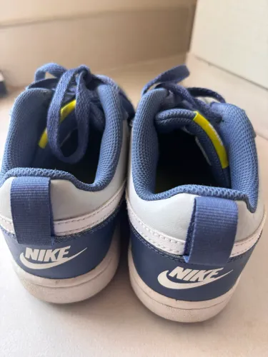 Tênis Nike tamanho 35