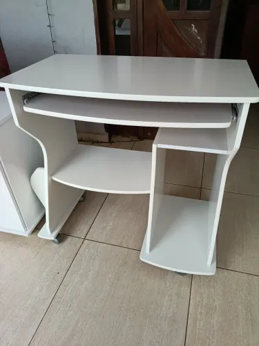 Mesinha para computador 