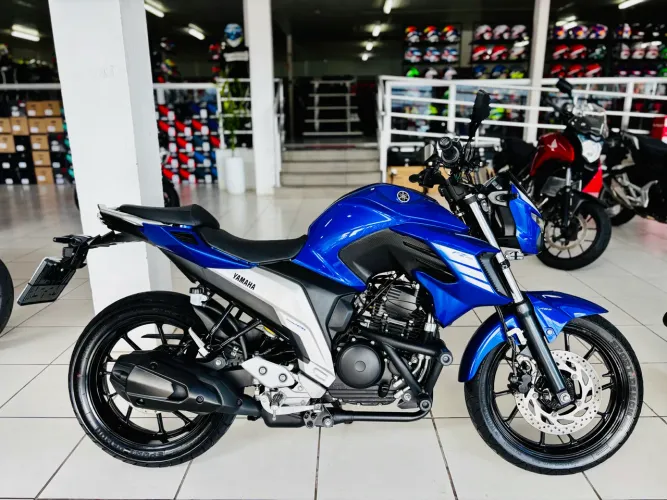 Yamaha FZ25 Fazer ABS 2023 - Apenas 7.285 km