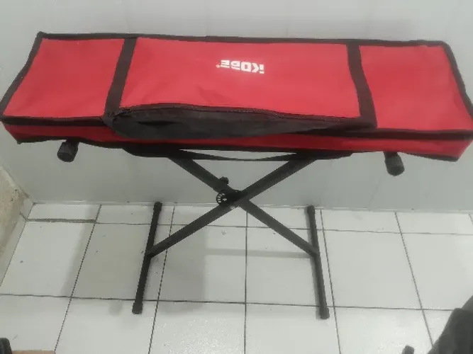 Teclado Casio CT-S200 acompanha capa bolsa, tripe e pedal de sustain