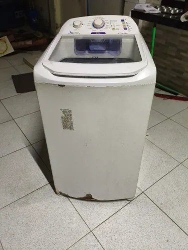 Máquina de lavar Eletrolux com defeito