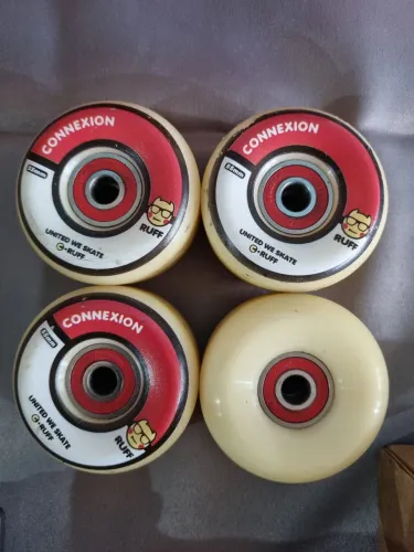 Skate Rodas Connexion Ruff