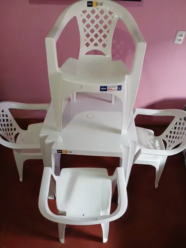 Jogo de Mesa e Cadeiras Plástica TRAMONTINA novas