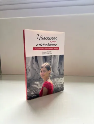 livro Nascemos e jamais morreremos A história de Chiara Corbella Petrillo 