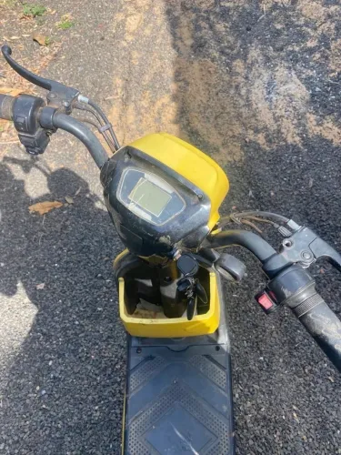 Moto eletrica 500w com apenas alguns detalhes
