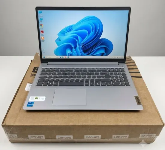 Notebook Lenovo Core i3 11 Geração 08GB SSD 256GB NA CAIXA!