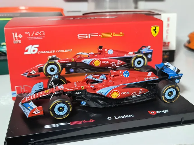 Miniatura Premium F1 1:43 Ferrari SF24 GP MIAMI Charles Leclerc SF-24 Bburago Acrílico