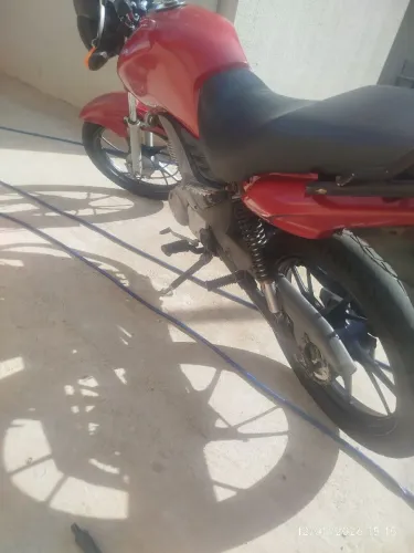 Moto com liga leve