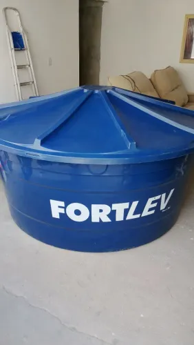Vendo caixa d'água nova 2 mil litros