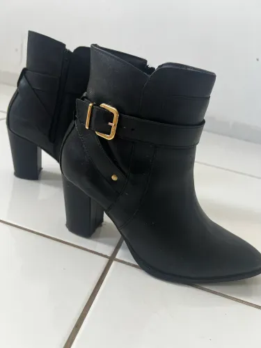Bota de couro