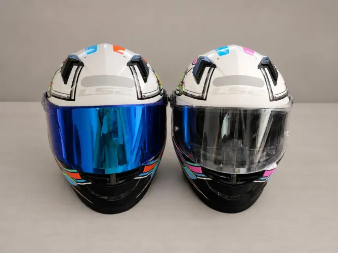 Capacetes LS2