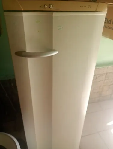 Geladeira barata pra sair hoje