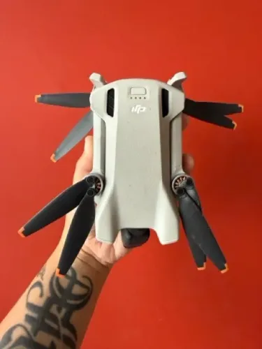 Drone DJI Mini 3 + Controle sem tela + Bag