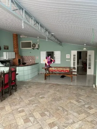 Casa Térrea à Venda em Sumaré, Caraguatatuba 4 quartos, piscina e espaço gourmet