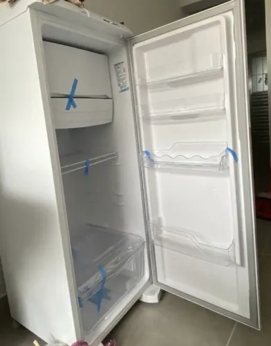 Geladeira Electrolux Branca- 240l Degelo Práticox, Uma Porta