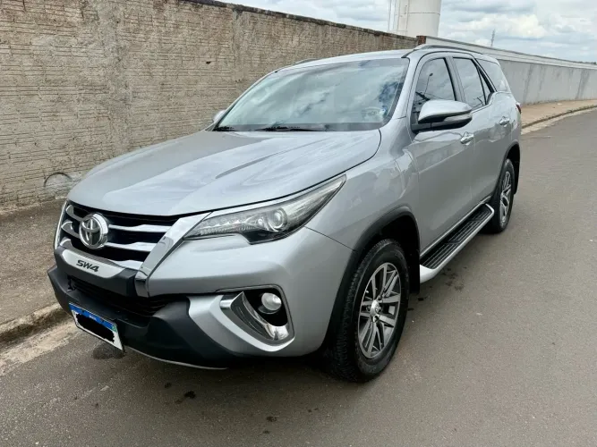 Toyota Hilux SW4 SRX 4X4 2.8 TDI 16V Dies. Aut. 2016