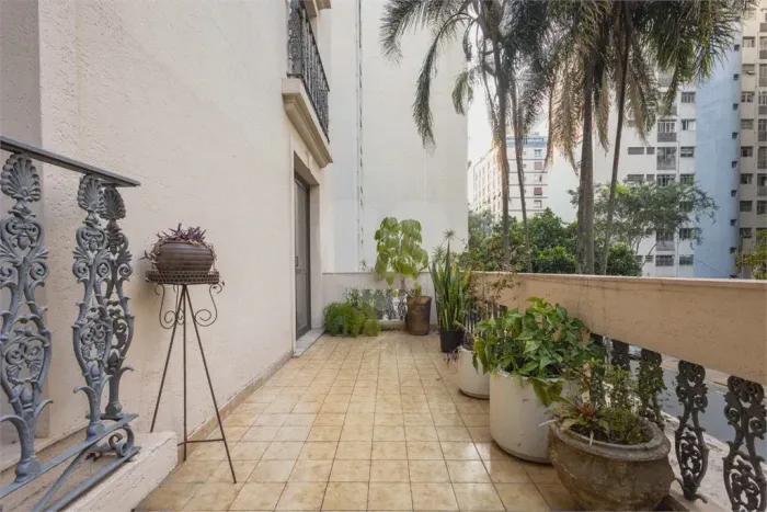 Higienópolis, próx. ao Mackenzie, 230 m², 3 vagas, 4 quartos, terraço, andar baixo
