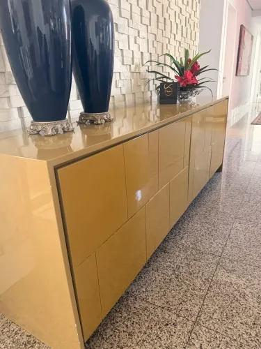 Vendo Aparador/Buffet de alto padrão com acabamento em Laca