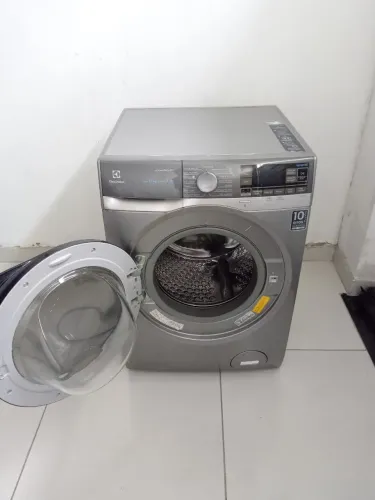Lava e Seca Electrolux UltimateCare 11kg/7kg Inverter