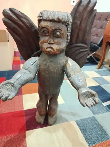 Escultura de Anjo em Madeira Entalhada - Datada (1976)