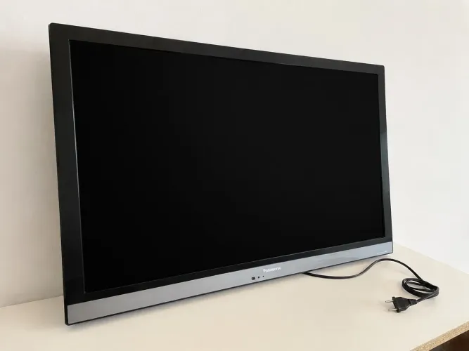 TV PANASONIC 32 LCD