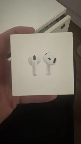 iphone 15 Pro Max 256gb e AirPods 4
