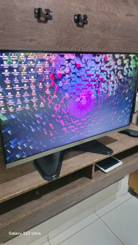 MONITOR SAMSUNG 4K UHD IPS 28 POLEGADAS COM SUPORTE ARTICULADO