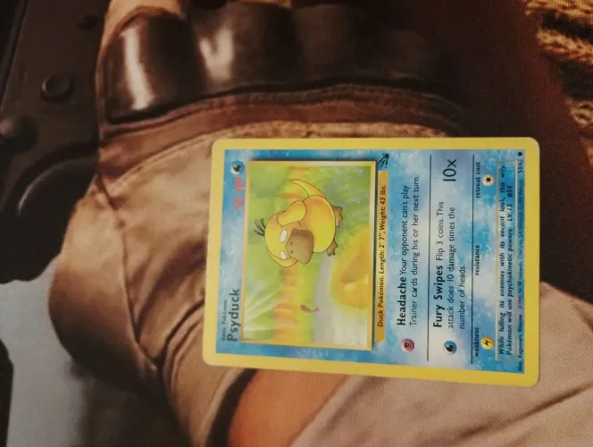 Psyduck de 1995 em bom estado